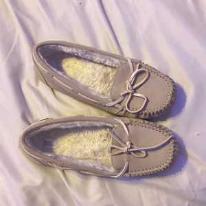 Tan & White Fluffy Slippers